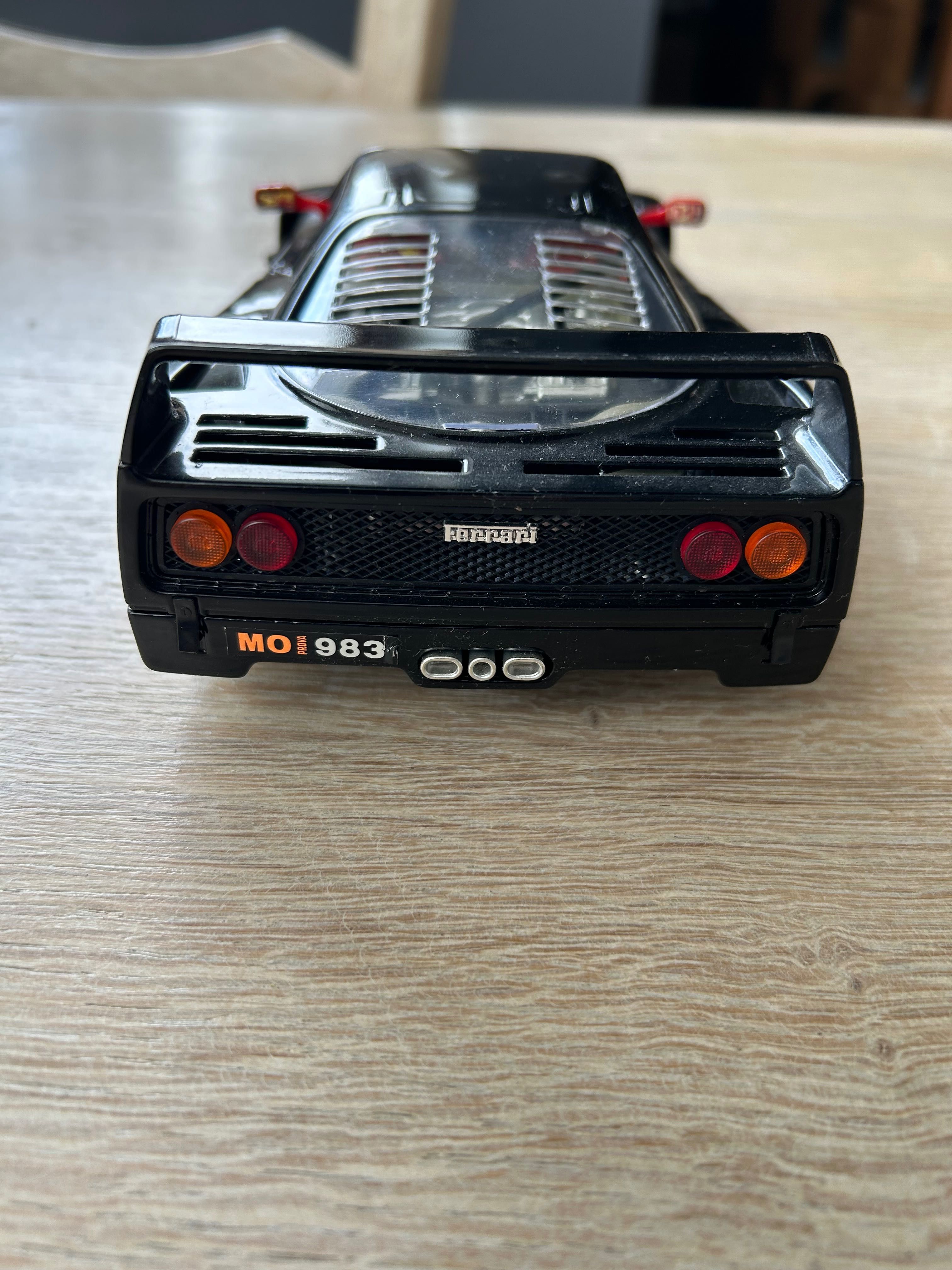 Model Ferrari F40 1:18