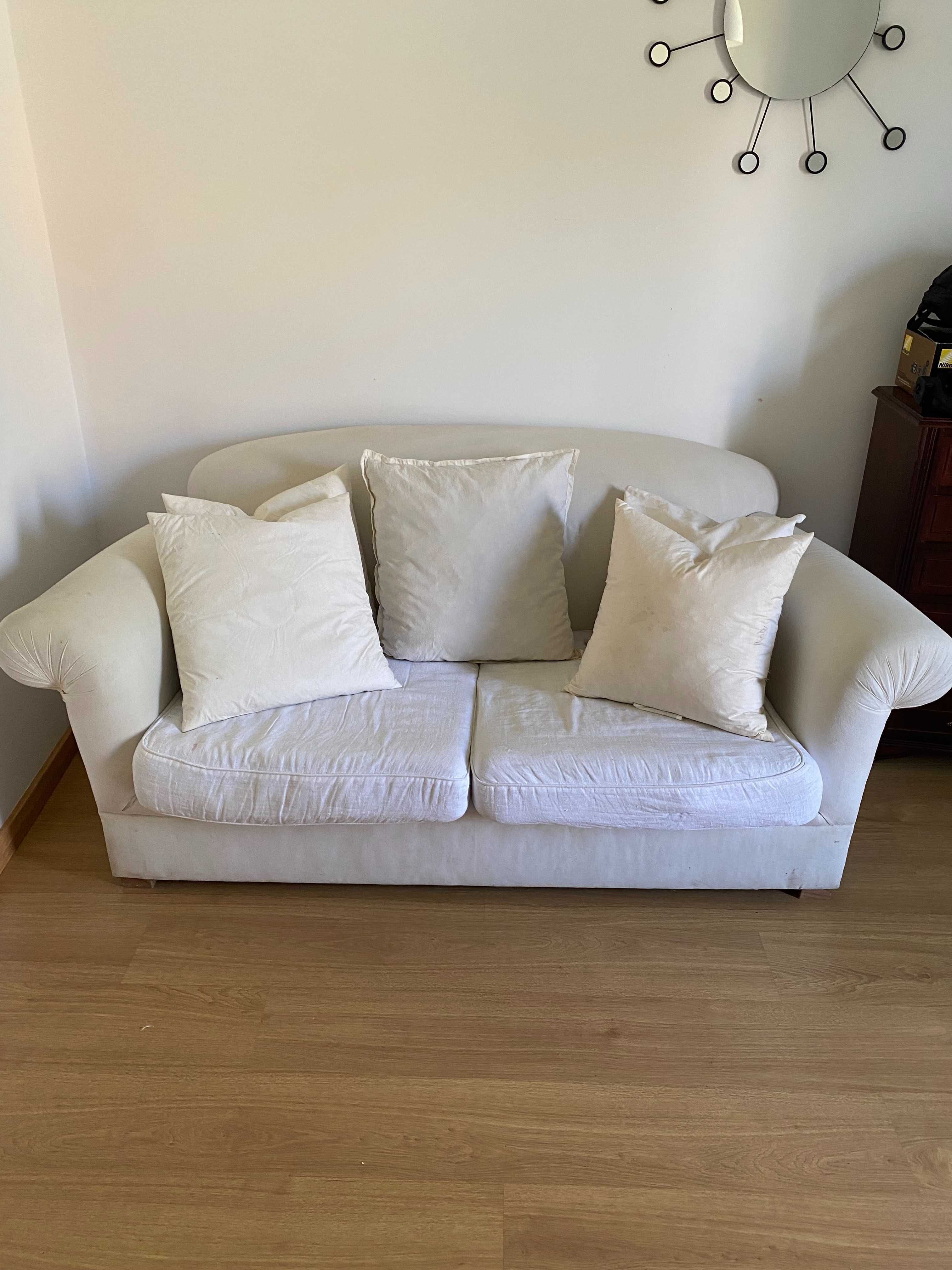 Vendo 2 sofás | sofá branco de 3 lugares+Sofá cama branco de 2 lugares
