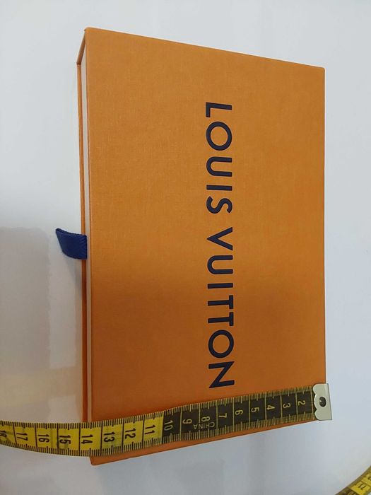 Caixa Nova Louis Vuitton.
