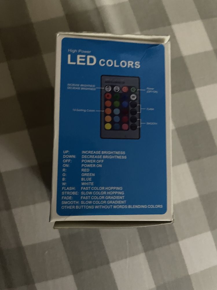 Lâmpada RGB com comando