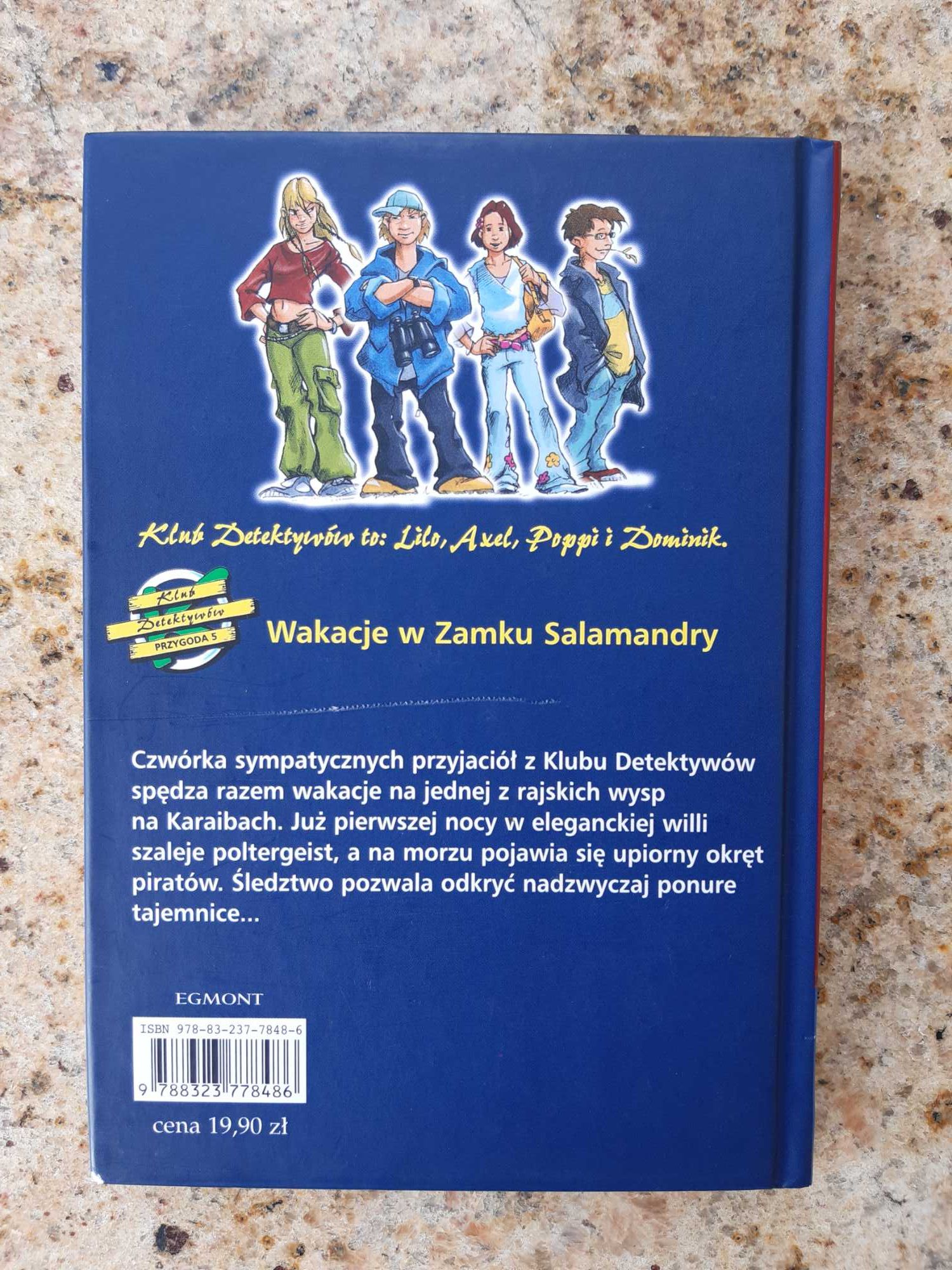 Klub Detektywów, Przygoda 5, Wakacje w Zamku Salamandry