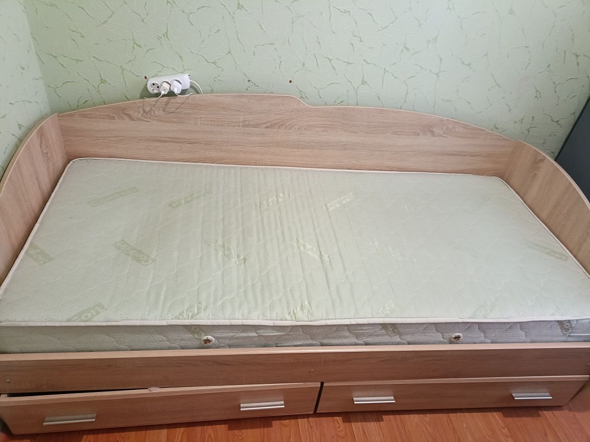 Ліжко односпальне