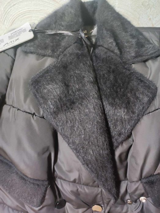 Стильне стьобане демісезонне пальто