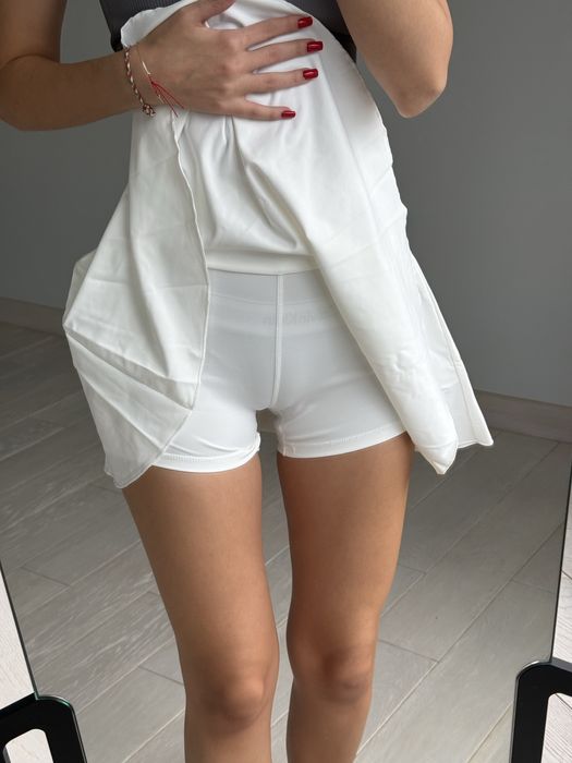 Тенісна спідниці біла