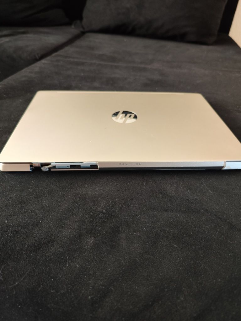 LAPTOP HP pavilion 14-CE3004NW