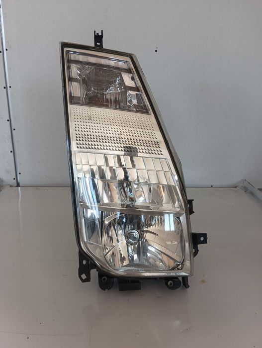 Prawa Przednia Lampa Reflektor Nissan Cabstar / Maxity NT400 K2539-03