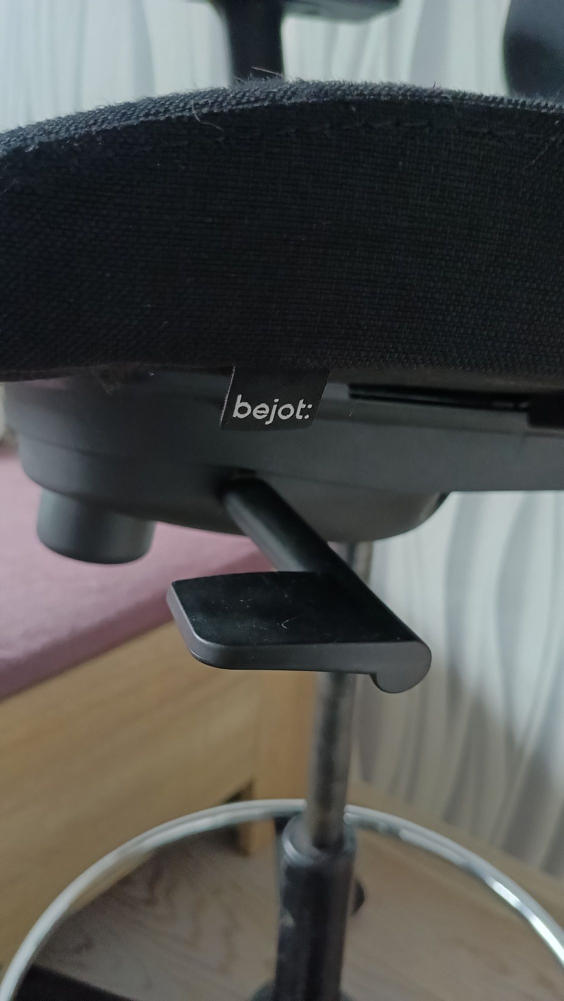 Bejot krzesło biurowe obrotowe LIFT LF 10R
