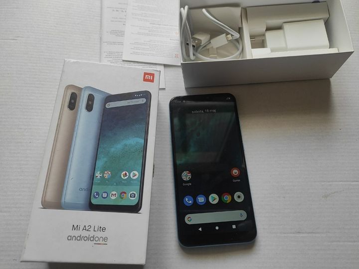 Xiaomi Mi A2 lite 3/32 stan dobry, mocna bateria 4000mAh ( 2-3 dni)