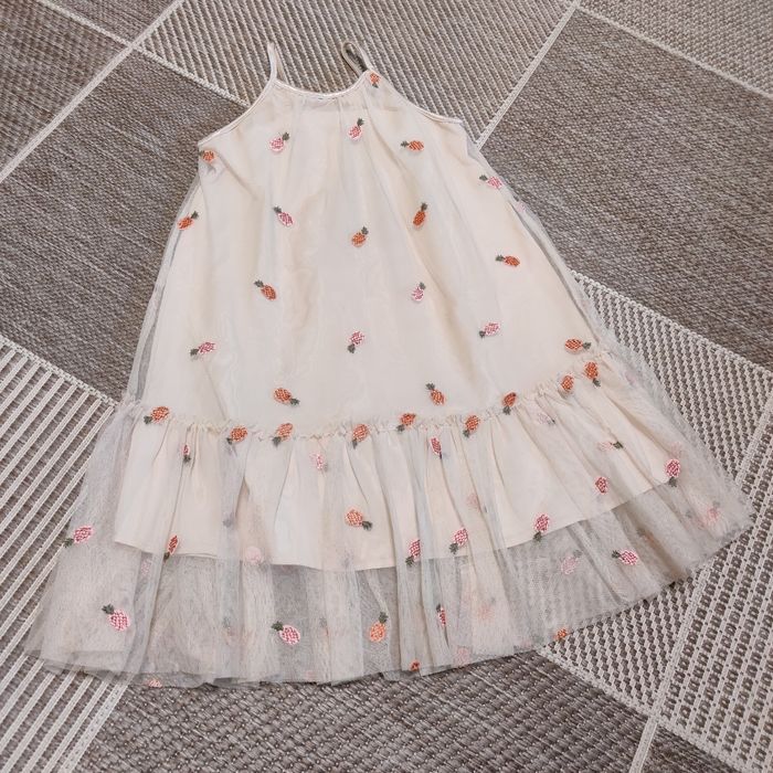 Сукні на дівчинку 6-7 років по 100 грн