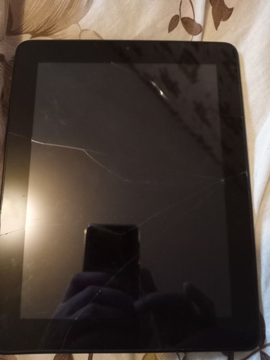 Планшети два лижали довго батареї дохлі ну робочі