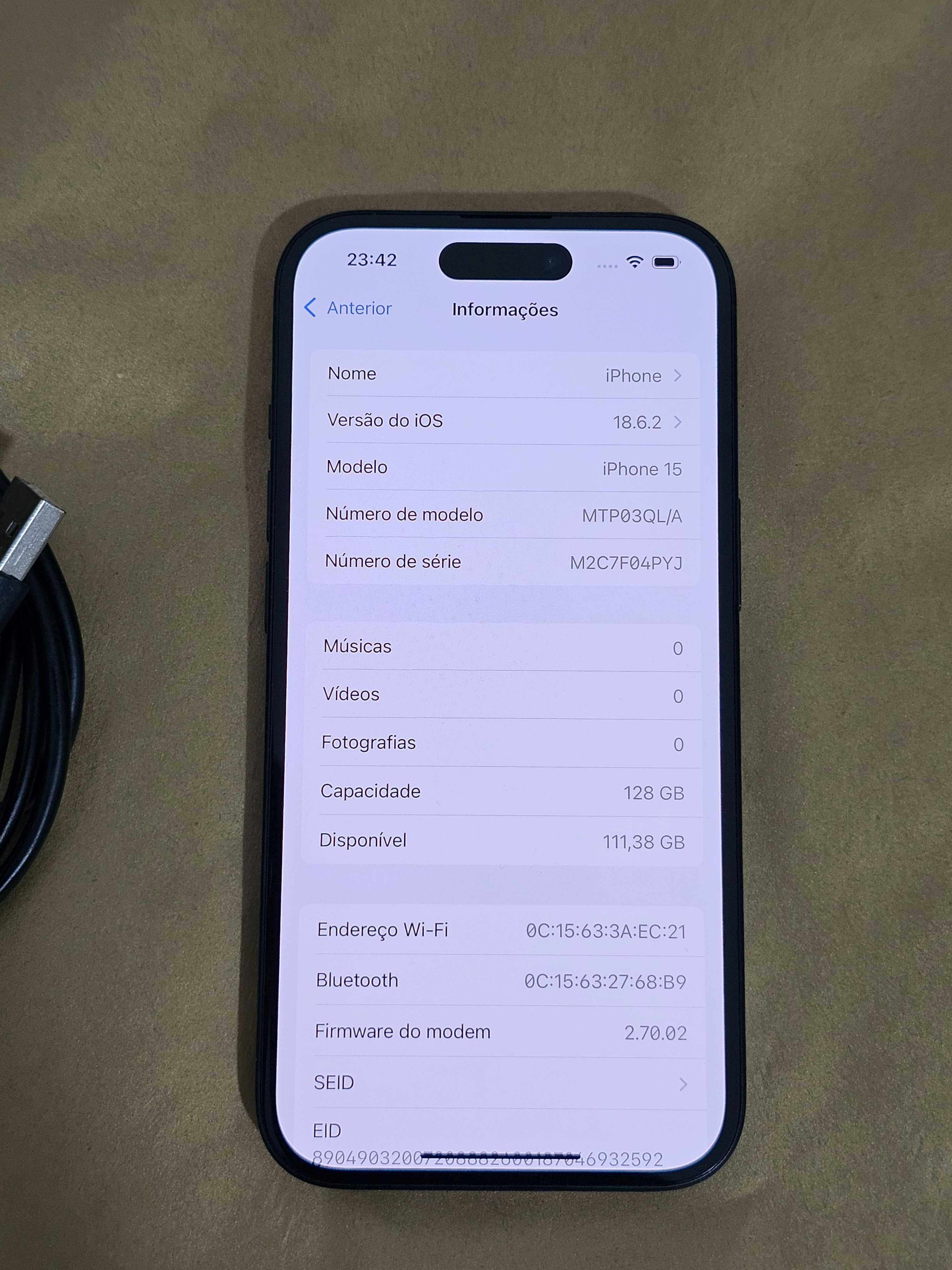 Iphone 15 com 128Gb. Bateria 98%. Estado excelente. Tudo de origem.