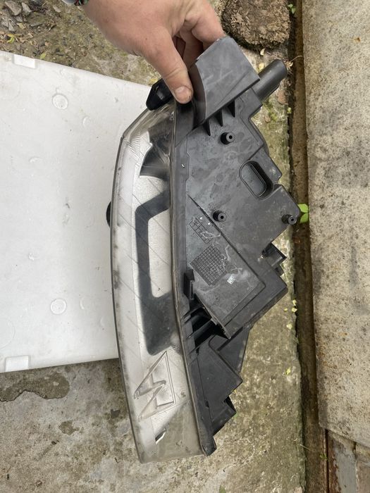 Фара ліва з електрокоректором  Nissan Qashqai j10