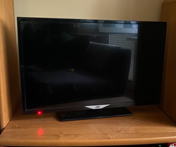 Telewizor LED 32" JVC LT-32VF52K sprawny