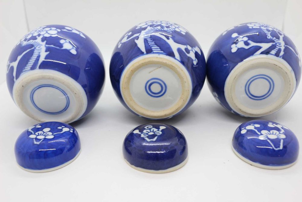 Pote Porcelana Chinesa Ginger Prunus Kangxi Azul e Branco XX 10cm