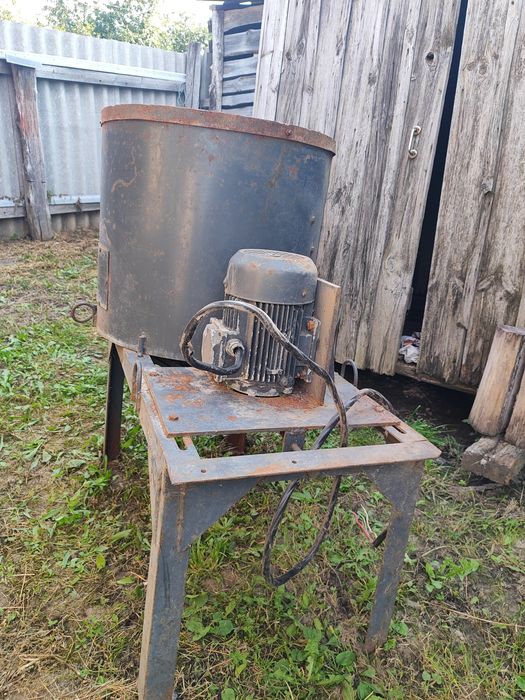 Корморізка подрібнювач