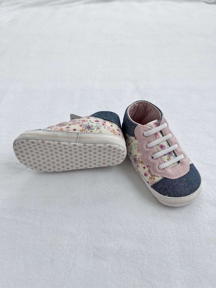 Пинетки-кроссовки для девочки до 12 мес  eur19 (uk3) Mothercare