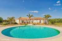 Villa com piscina perto da Lagoa de Sto André