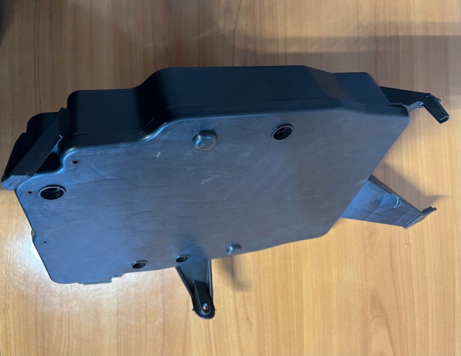 Obudowa Osłona Skrzynka komput/sterownika silnika Ford Focus mk3 CMax