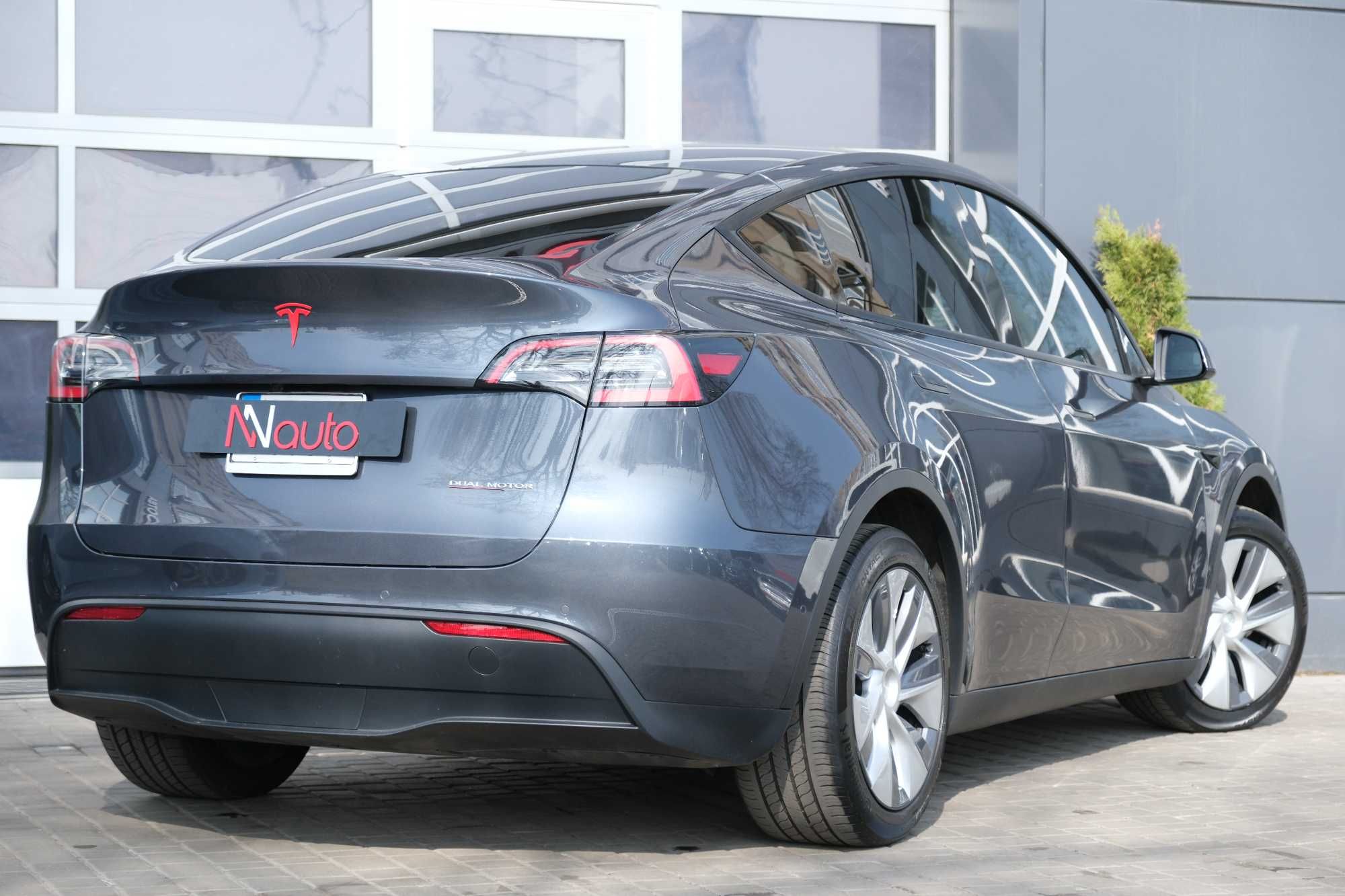 Tesla Model Y Автомобиль