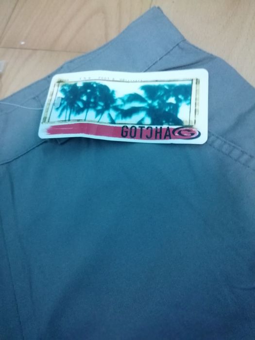 Calções gotcha, novo com etiqueta, bolsos de, lado e atrás, figueira