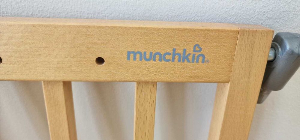 Barreira infantil MADEIRA EXTENSÍVEL 63.5-106CM MUNCHKIN