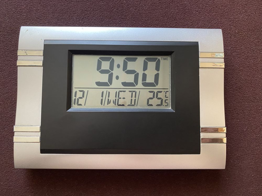 Zegar Ścienny (LCD) Cyfrowy z Termometr i Kalendarz