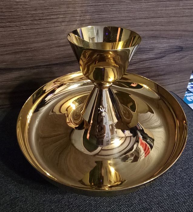 Patena liturgiczna pod dwiema postaciami