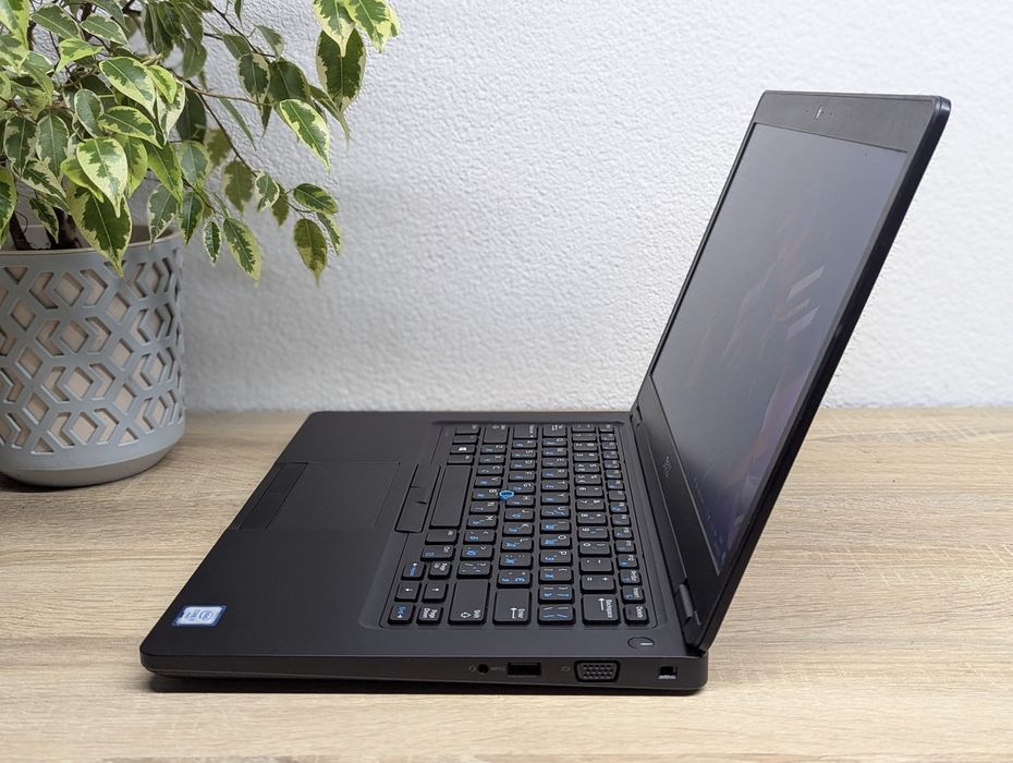 Продам класний , ігровий ноутбук Dell Latitude 5480 з хорошою батареєю