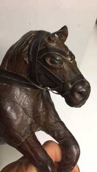 кінь лошадь статуэтка винтаж Англии кожа