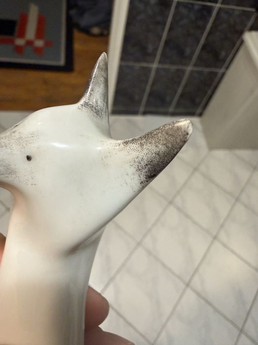 Siedzący lis figurka Ćmielów Naruszewicz