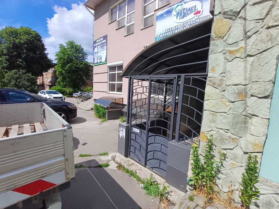 360м2 три поверхи по 80м2+підвал