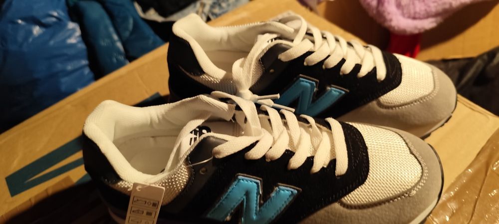 Nowe buty sportowe, damskie 39