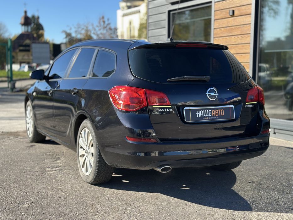 OPEL ASTRA 2010 року, 1.4 газ/бензин, механіка, передній привід