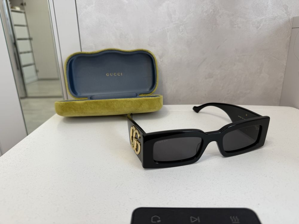 Сонцезахисні окуляри GUCCI