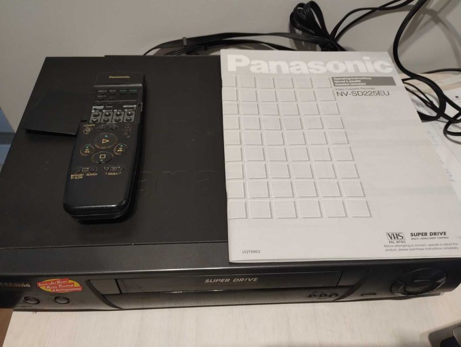 Відеомагнітофон Panasonic