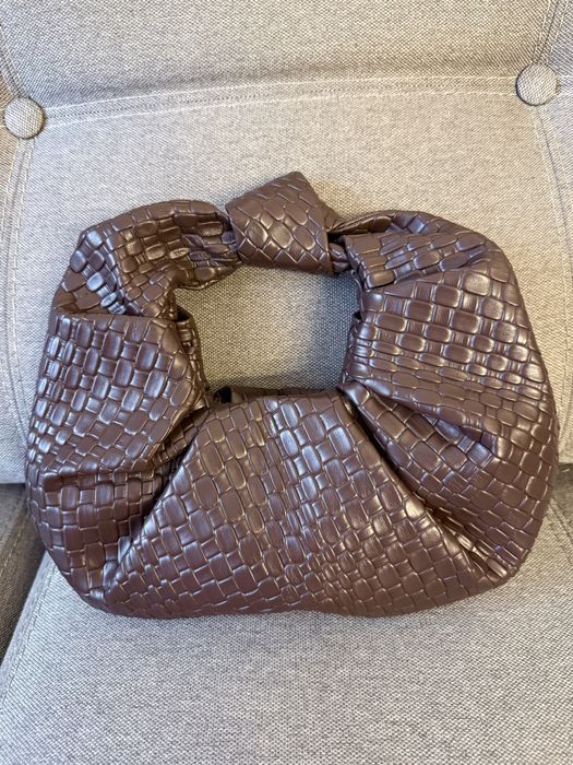 Сумка в трендовому кольорі