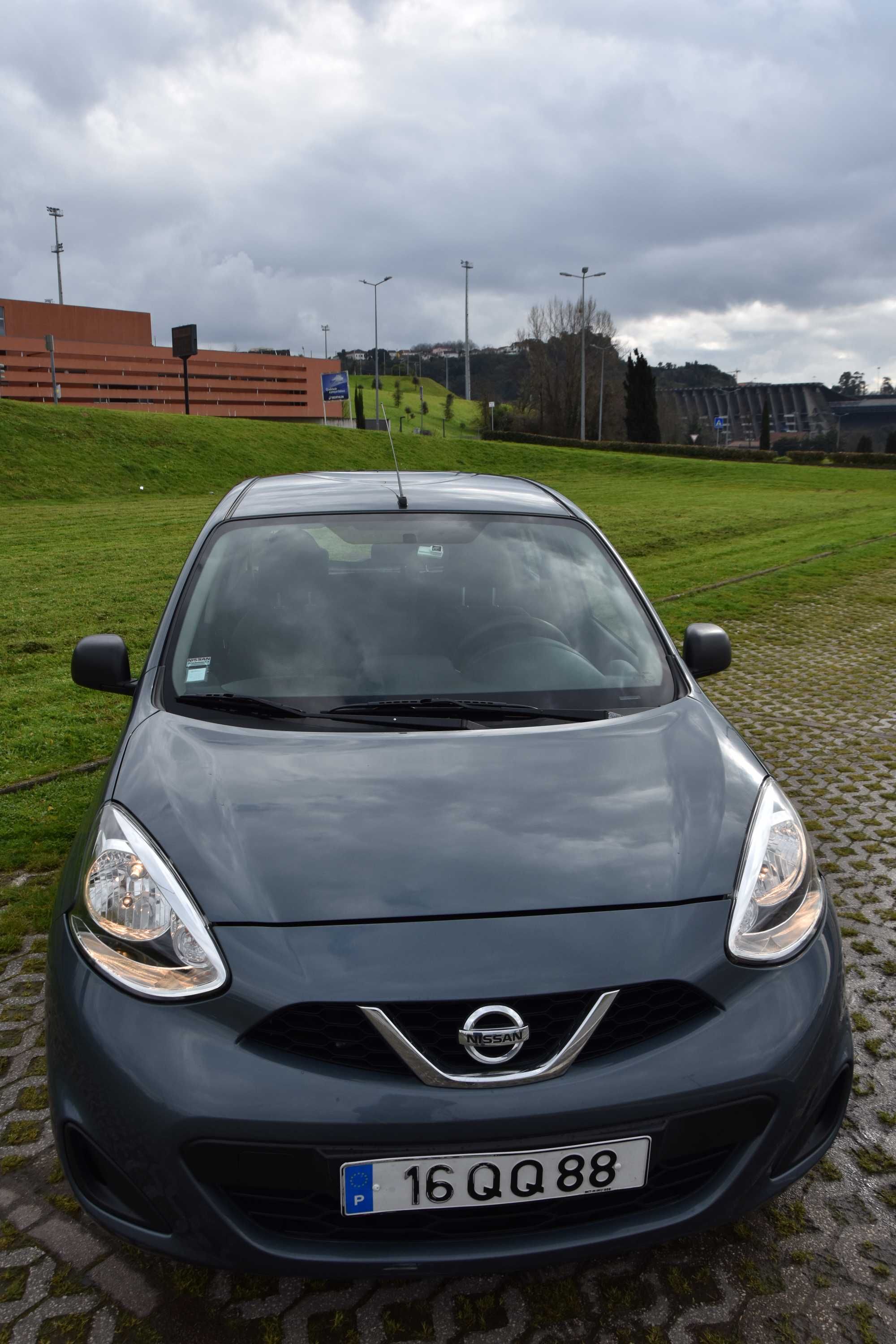 NISSAN MICRA como novo.