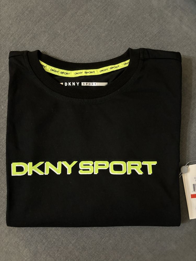 T-shirt DKNY rozmiar XS