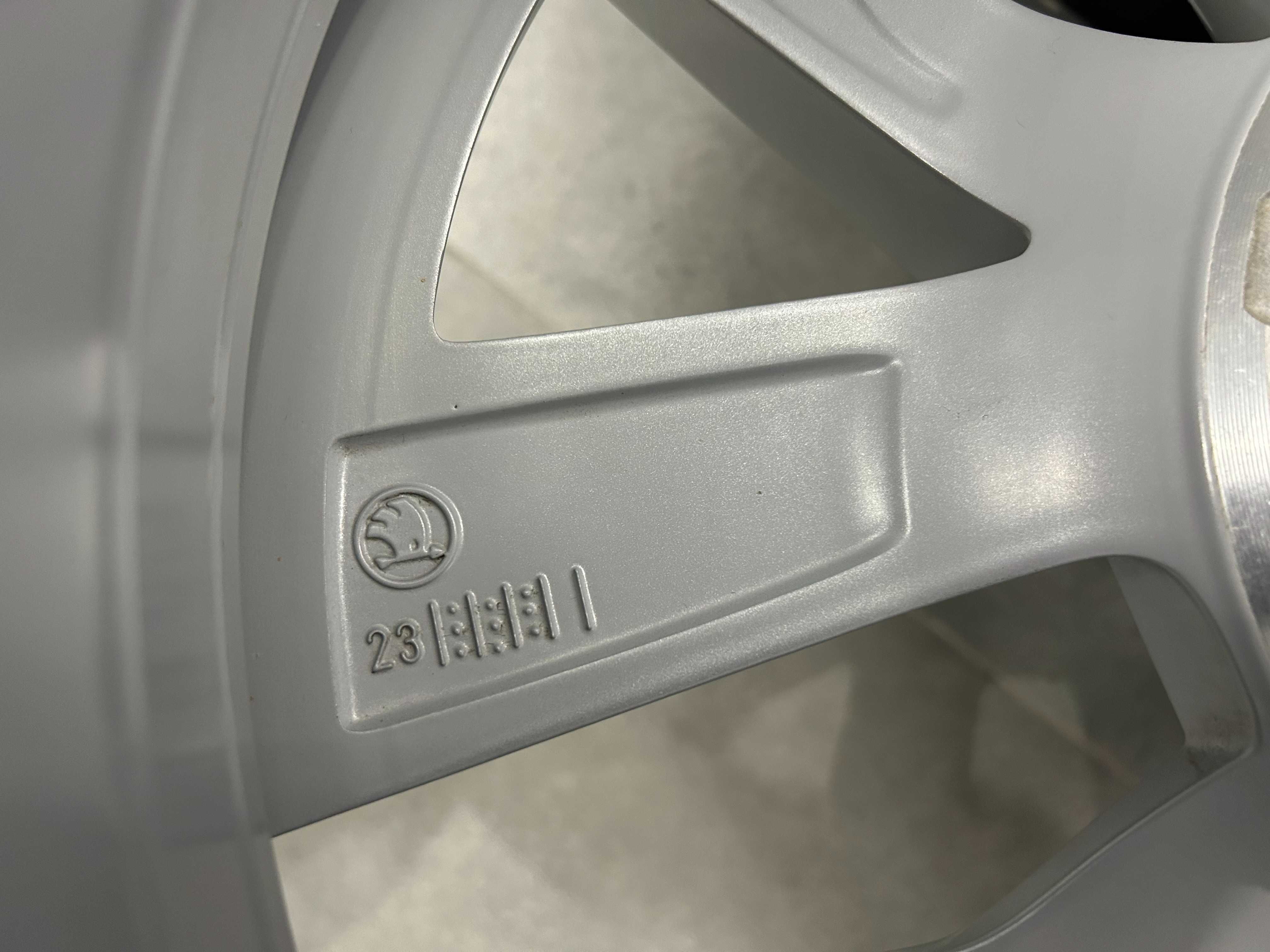 Oryginalna felga 17 5x112 ET46 SKODA Octavia III IV 5E3/601025E
