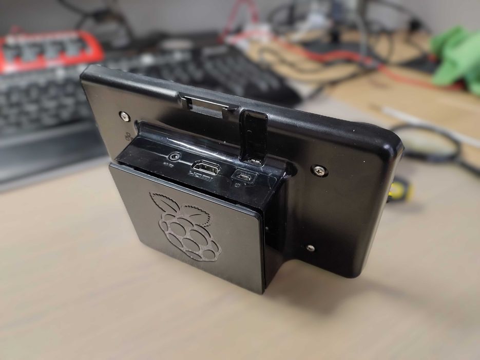 Raspberry Pi ekran dotykowy 7 cali 800x480 + obudowa oryginał