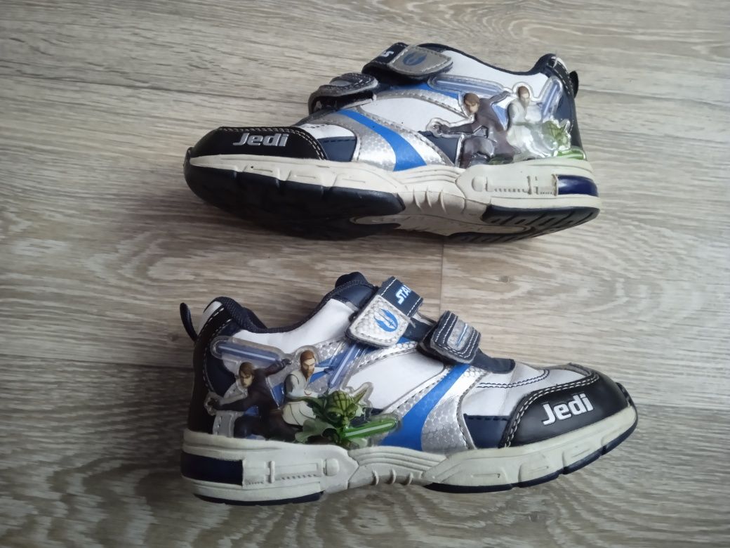 Buty 32 koło domu