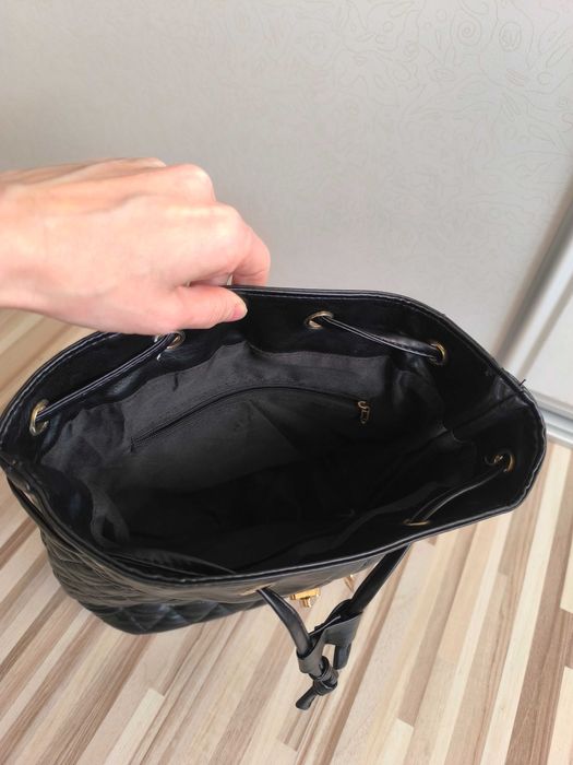 Pikowany plecak, złote dodatki, damski, pojemny, średni