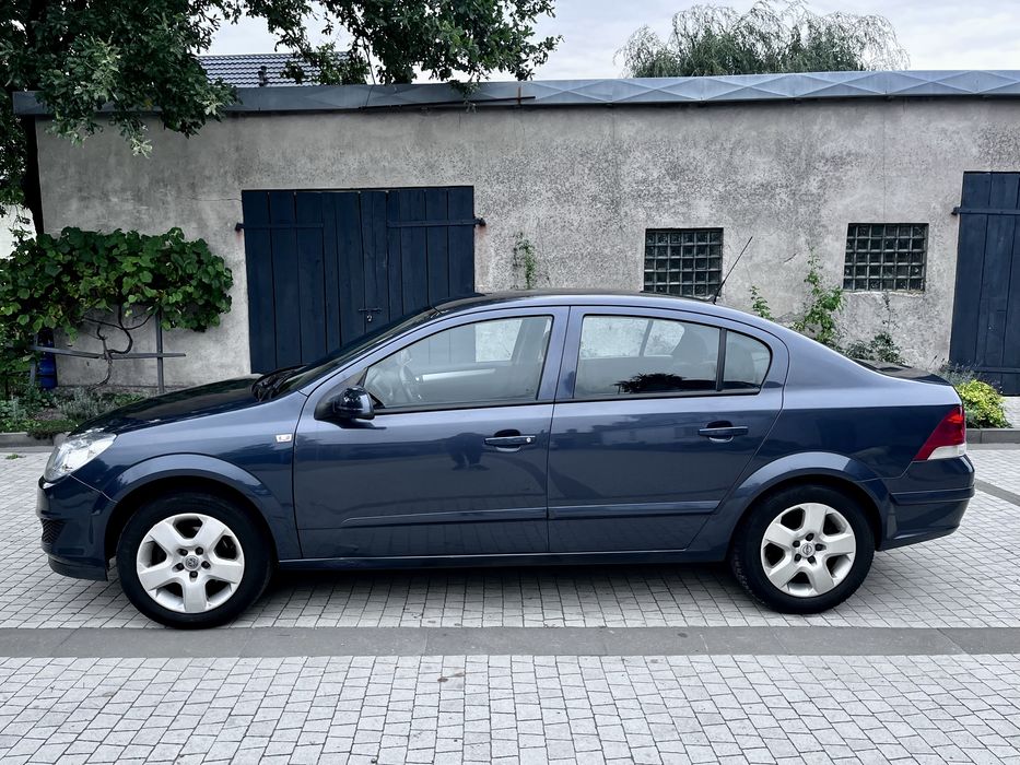 Opel Astra H Sedan 1.6 ECOTEC BENZYNA + LPG | 2008 | 189 tys. km