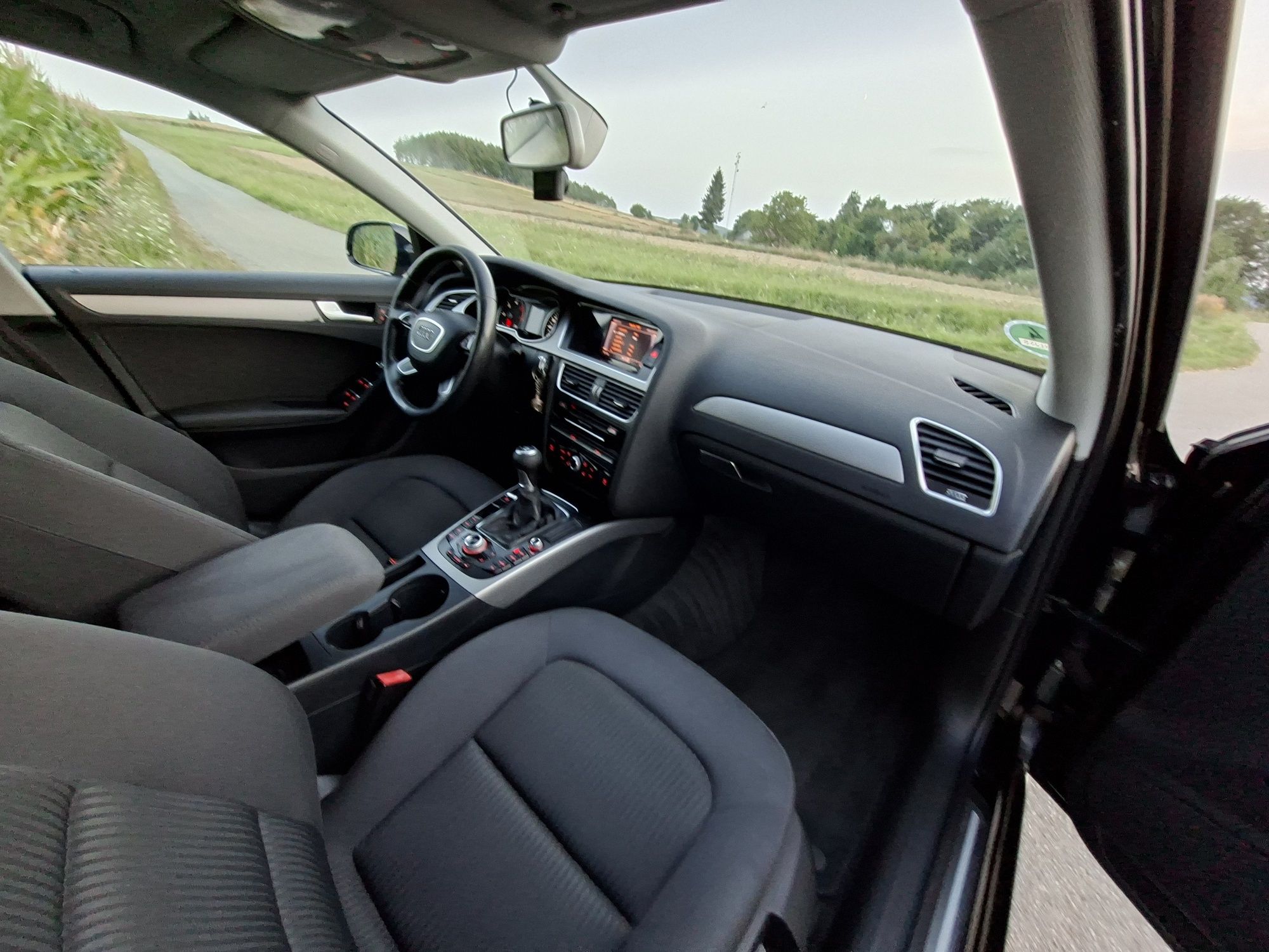 AUDI A4 B8 Lift 2.0Tdi 150km Doinwestowany Navi Hak Radar 2kpl. Kół