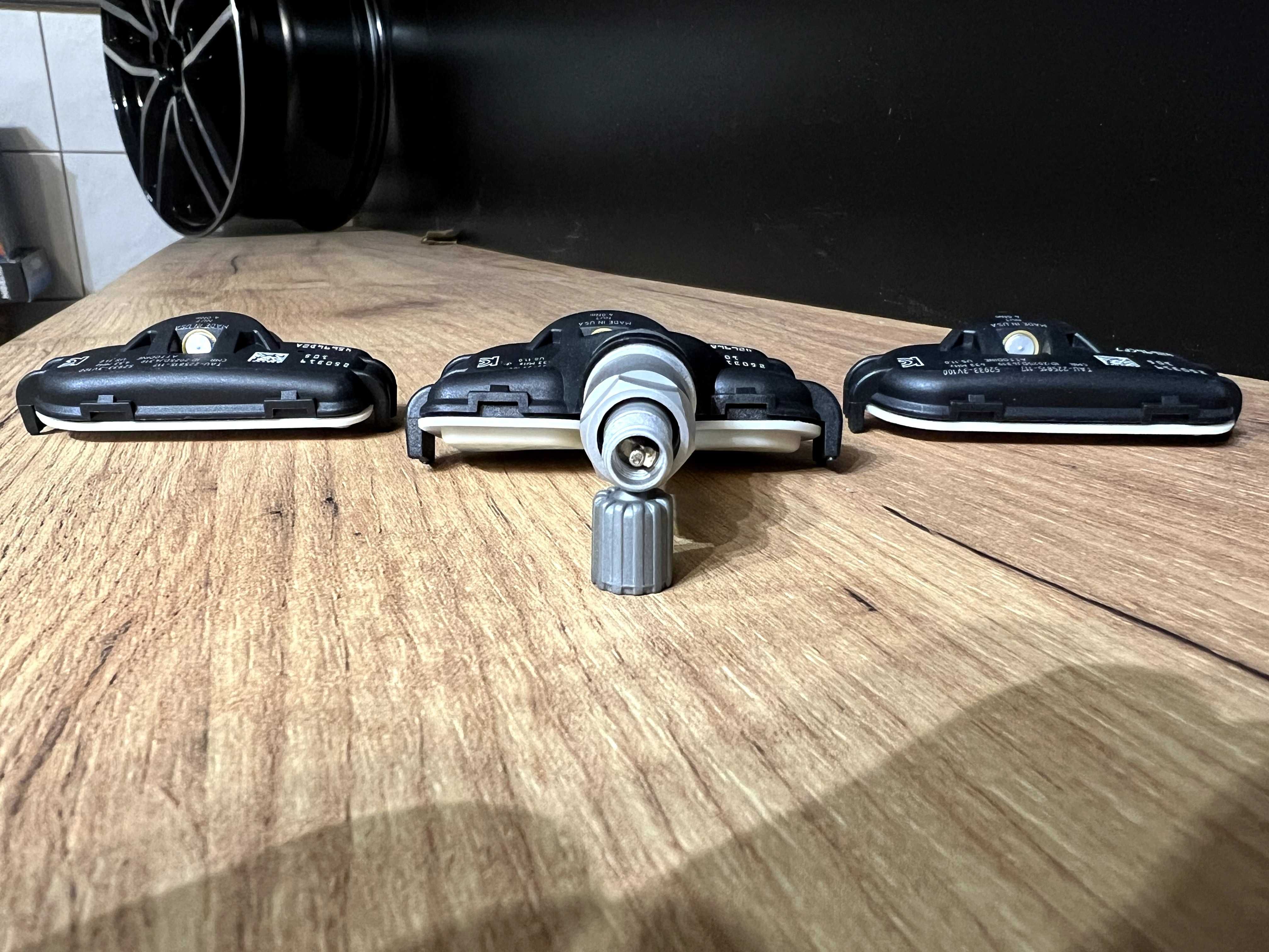 Czujniki ciśnienia opon powietrza Hyundai^ KIA^ Nowe^ 52933-3V100 TPMS
