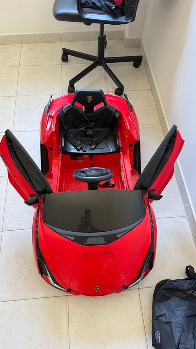 Carro elétrico infantil