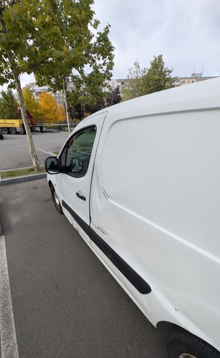 Продам Peugeot Partner 2011 Срочно! Торг