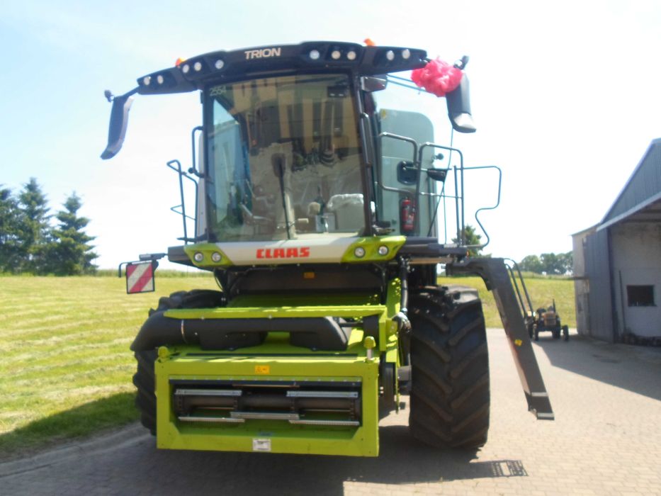 Kombajn zbożowy CLAAS TRION 640