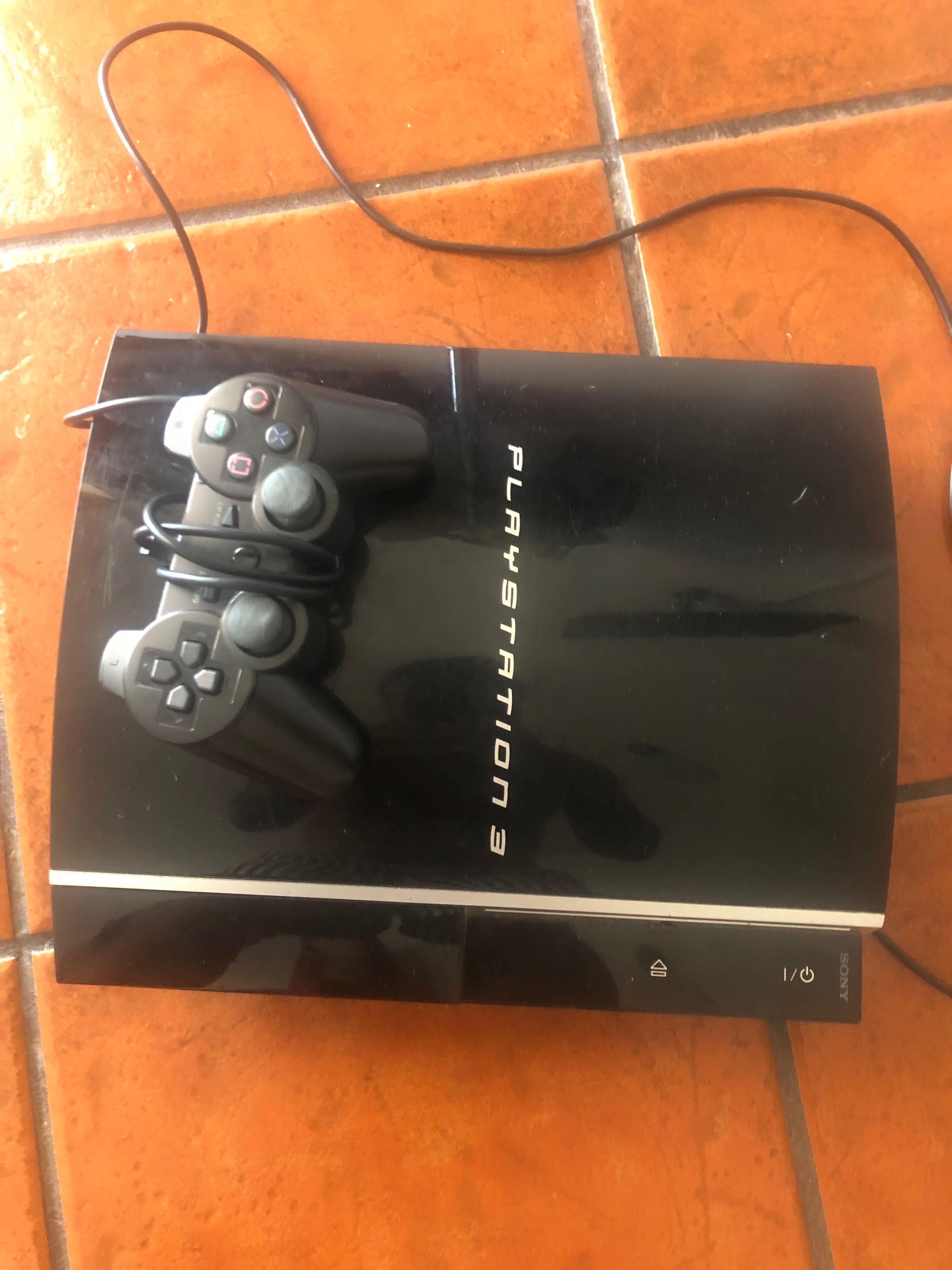 PlayStation 3 com 1 comando e 42 jogos