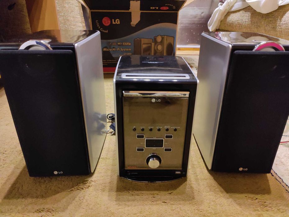 Mikro wieża Hi-fi LG LF-U850 z CD/MP3 USB 2*80 W, głośniki 160W 6 ohm
